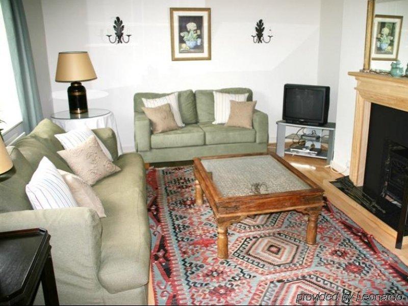 סיוויו Priory Bay Hotel מראה חיצוני תמונה